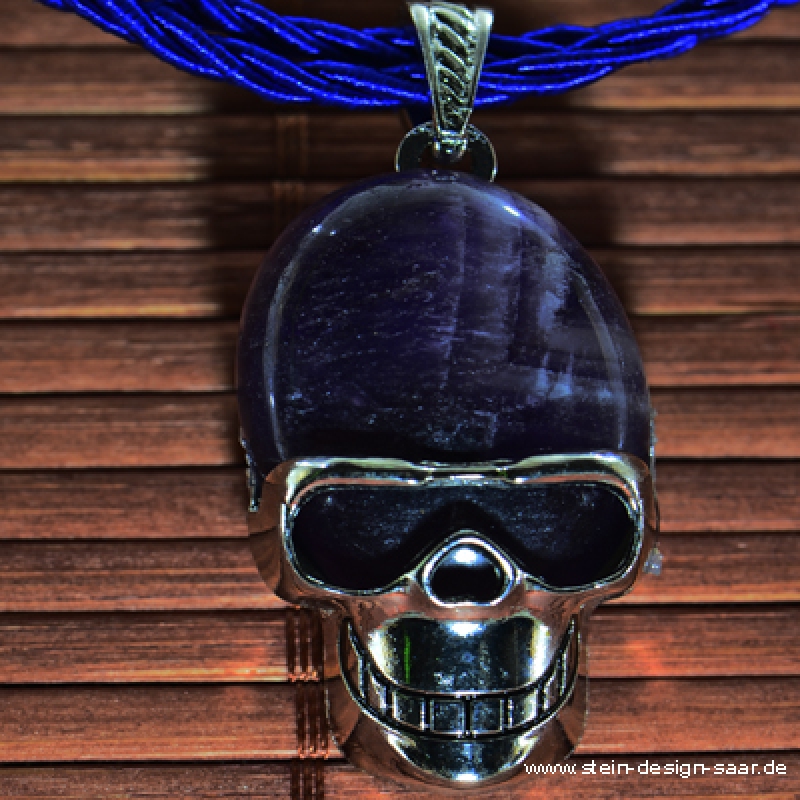 Preview: Skull mit Diamant