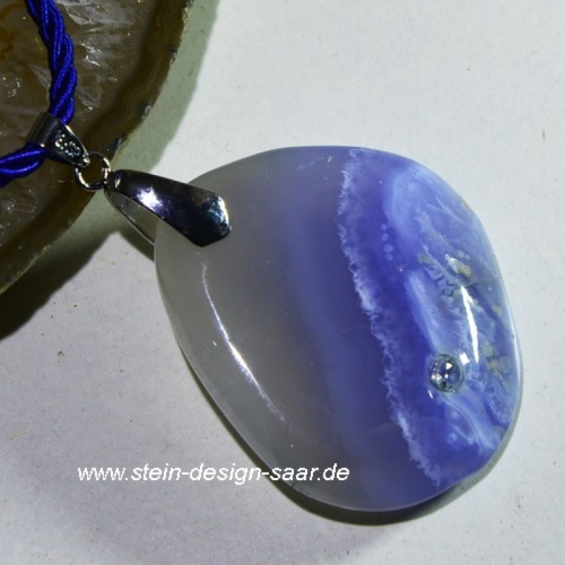 Chalcedon Anhänger mit Zirkonia klar