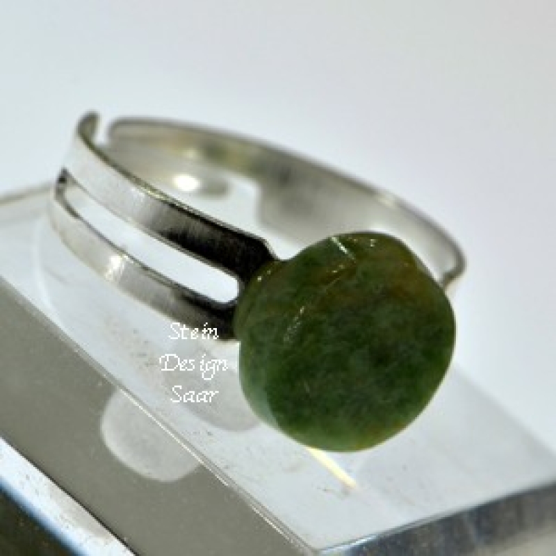 Grossular Granat Cabochon Silber. Designer Ring