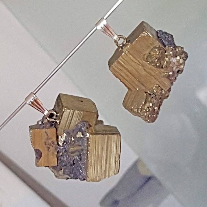 Preview: Rohstein Anhänger