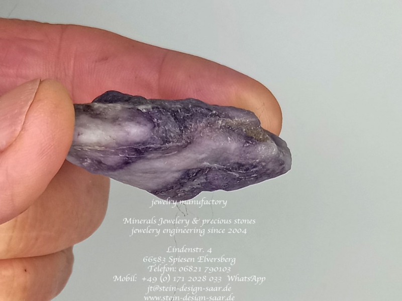 Mineralien Sugilith lila stein