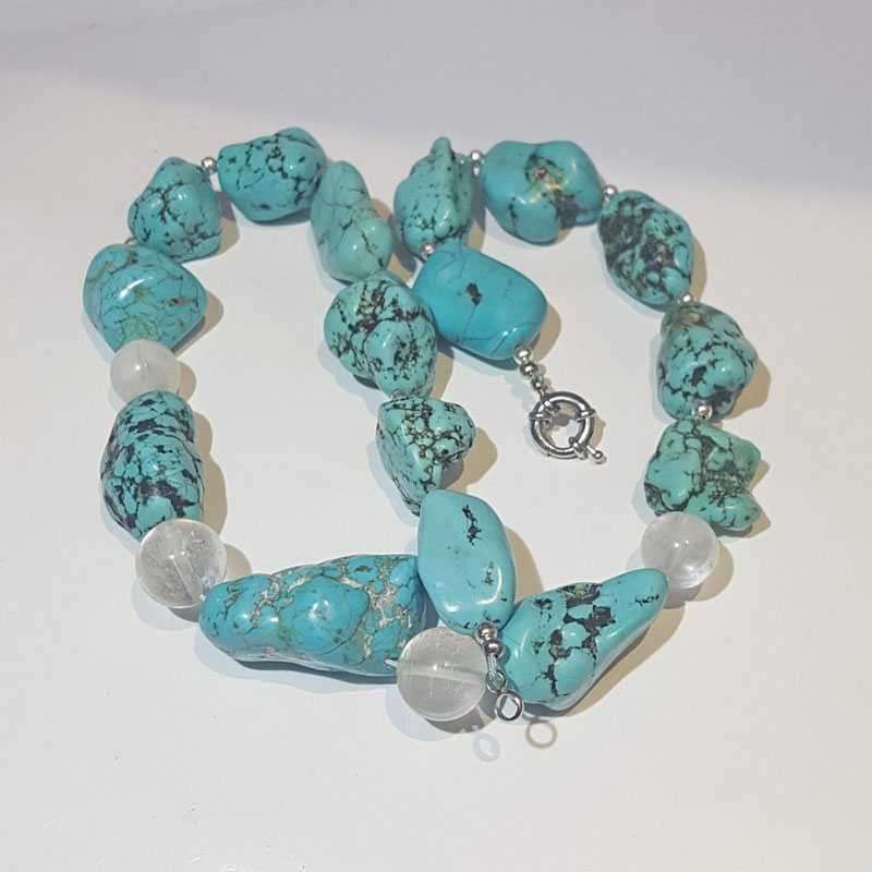 Türkis blaue Halskette mit Bergkristall