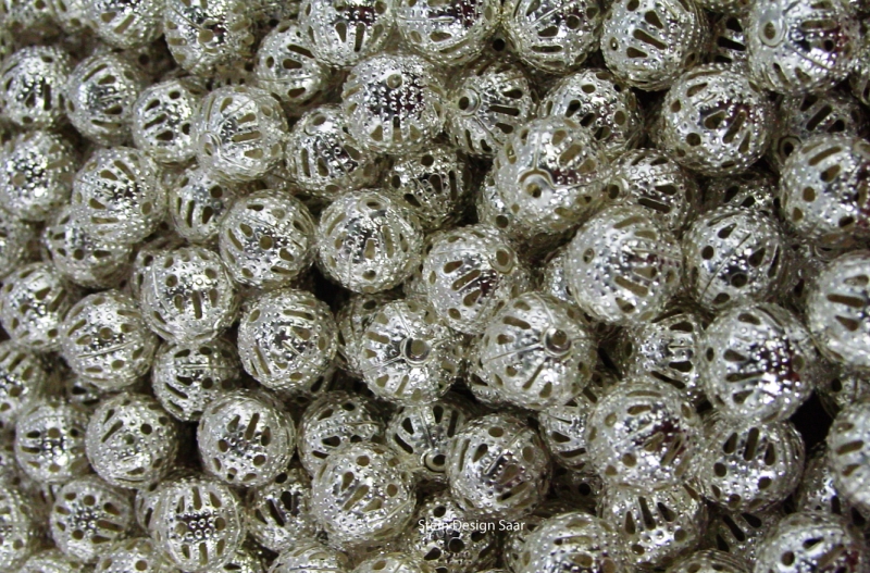 10 filigrane Perlen Kugel, 8mm versilbert