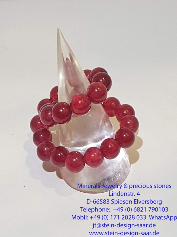 *Handarbeit* rotes armband