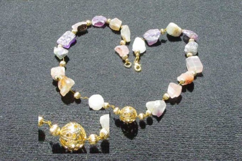 Rohsteine Mix Kette mit Gold